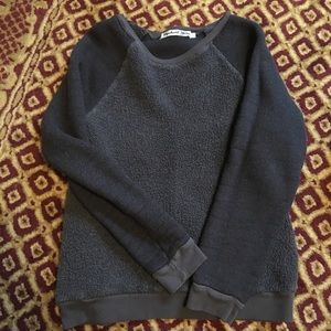 Fuzzy Raglan sweatshirt